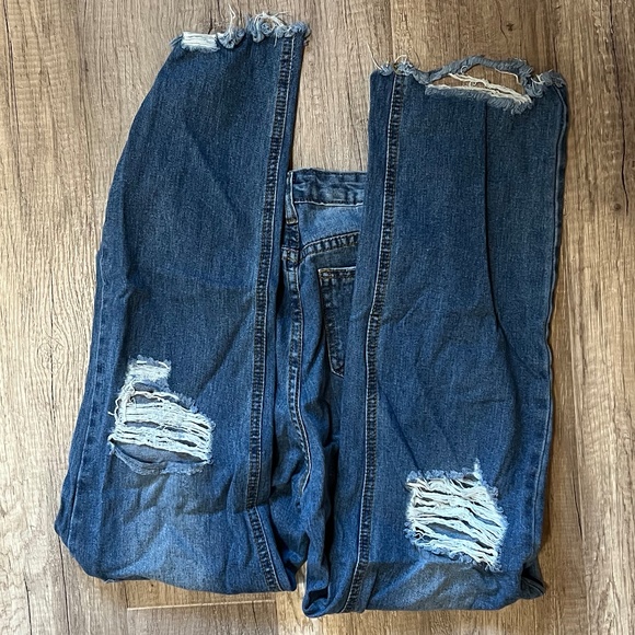 SHEIN Ripped Straight Leg Jean Size S - Picture 4 of 5